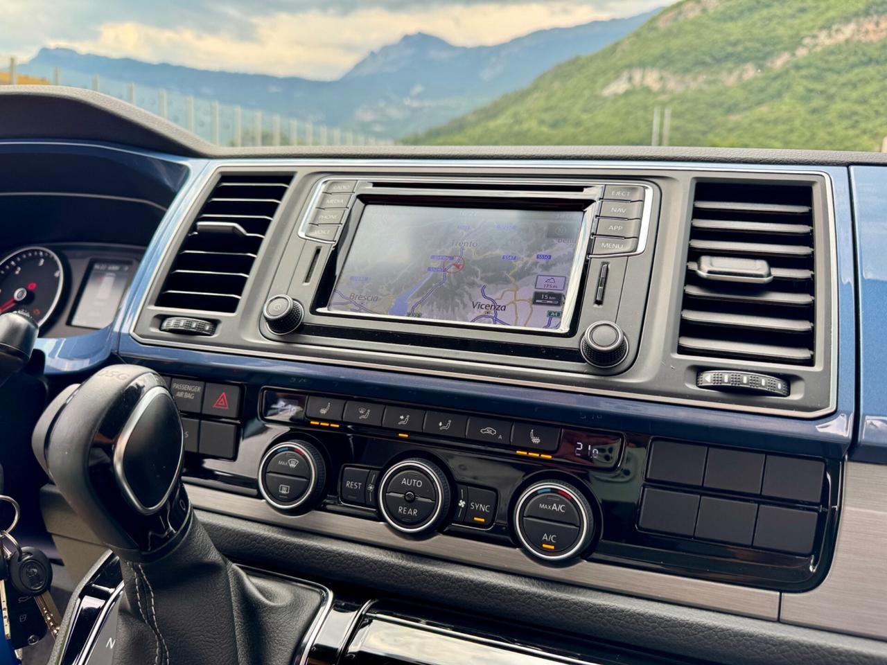 Volkswagen Multivan T6 BULLI SIX - WEBASTO FULL
