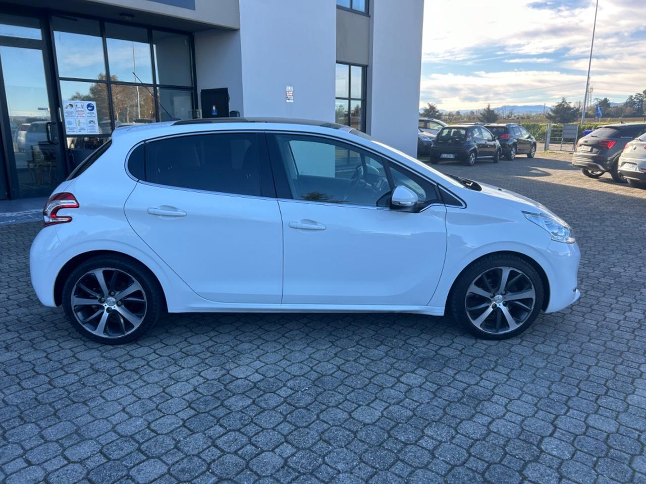 Peugeot 208 1.6 e-HDi 92 CV Stop&Start 5 porte Allure