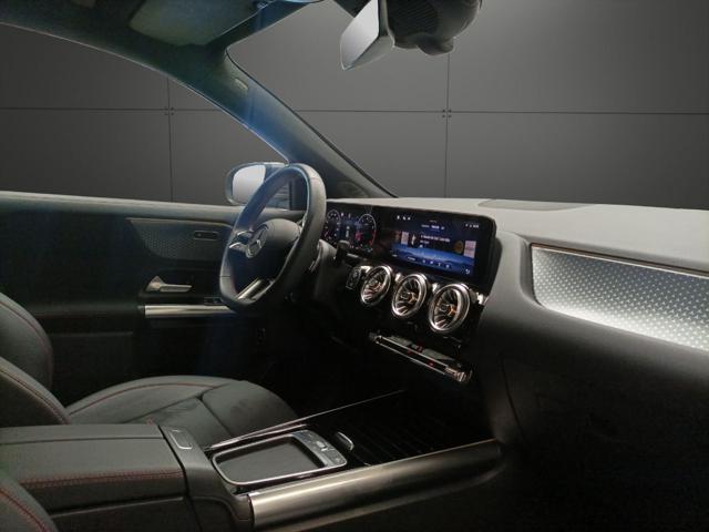 MERCEDES-BENZ GLA 180 Automatic AMG Line Premium