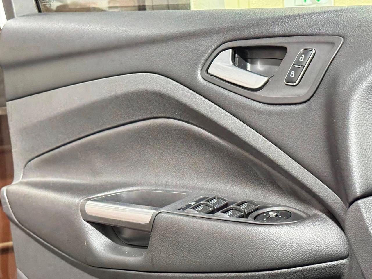 Ford Kuga 2.0 TDCI 140 CV 2WD Titanium