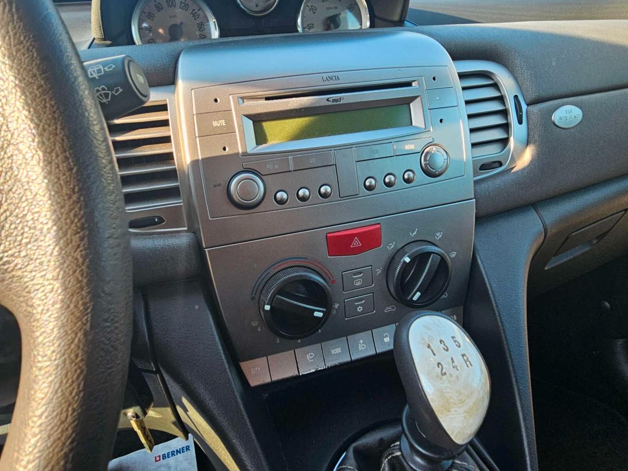 Lancia Ypsilon 1.2 Oro Bianco