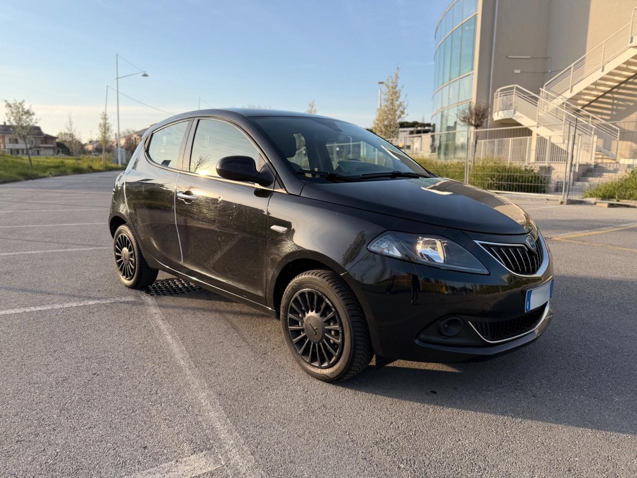 Lancia Ypsilon 1.0 FireFly 5 porte S&S Hybrid Alberta Ferretti