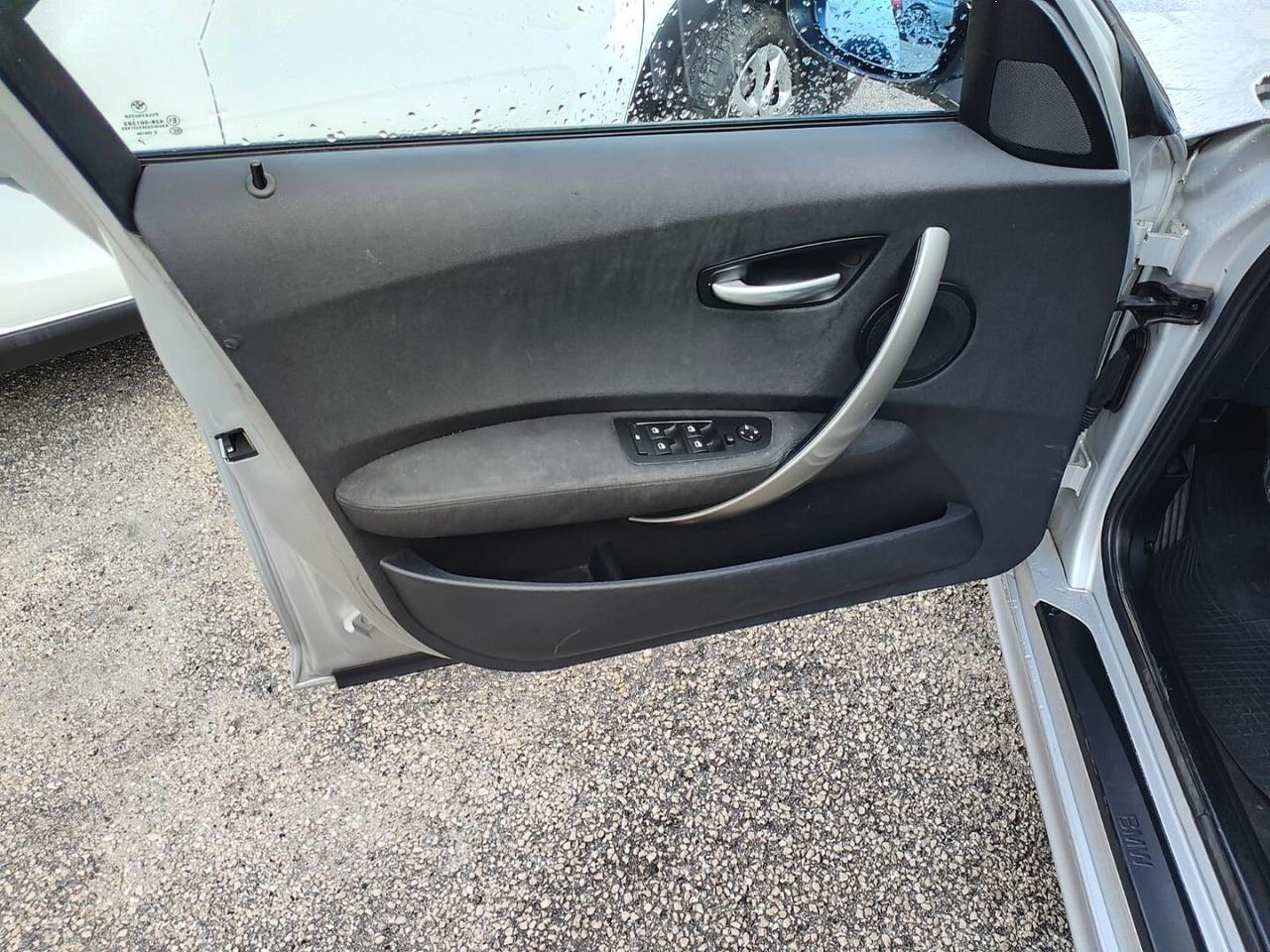 BMW SERIE 1 118D 5P Attiva