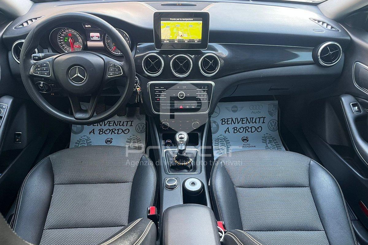 MERCEDES CLA 200 d Premium