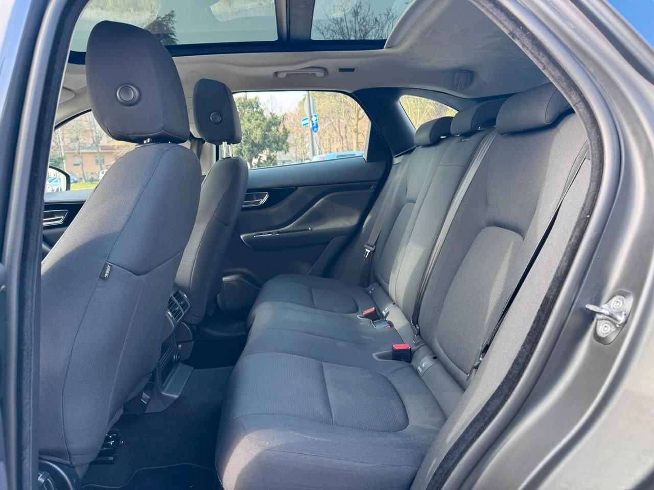 Jaguar F-Pace 2.0 D 180 CV AWD Portfolio