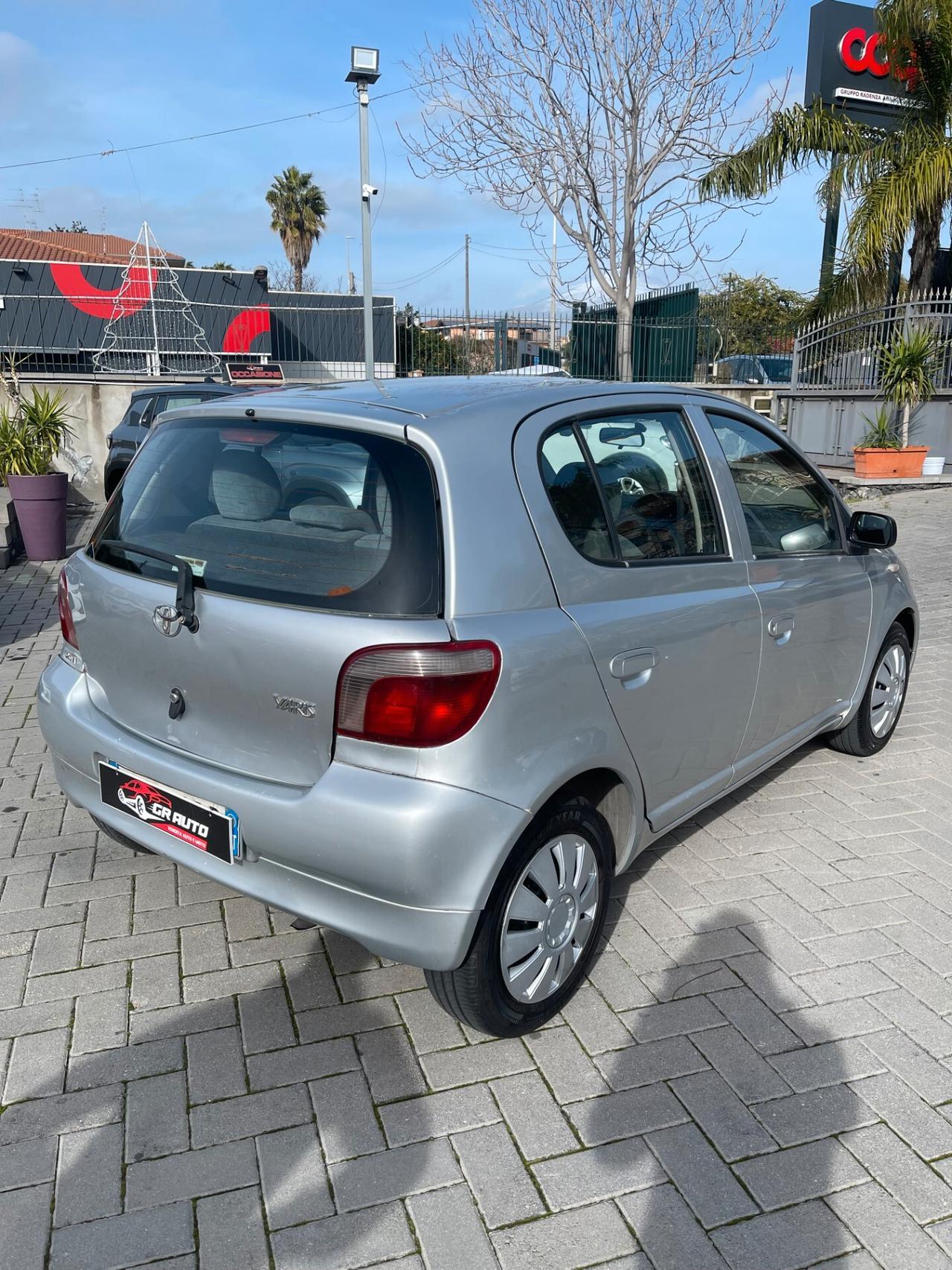 Toyota Yaris 1.0i 5 porte Sol