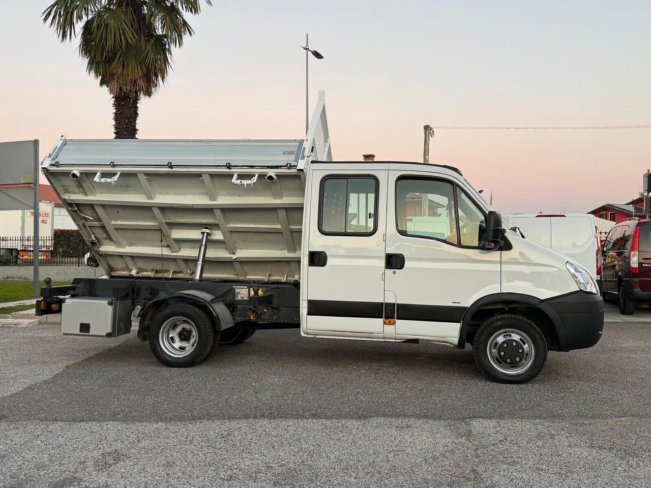 IVECO DAILY 35C 15 RIBALTABILE TRILATERALE