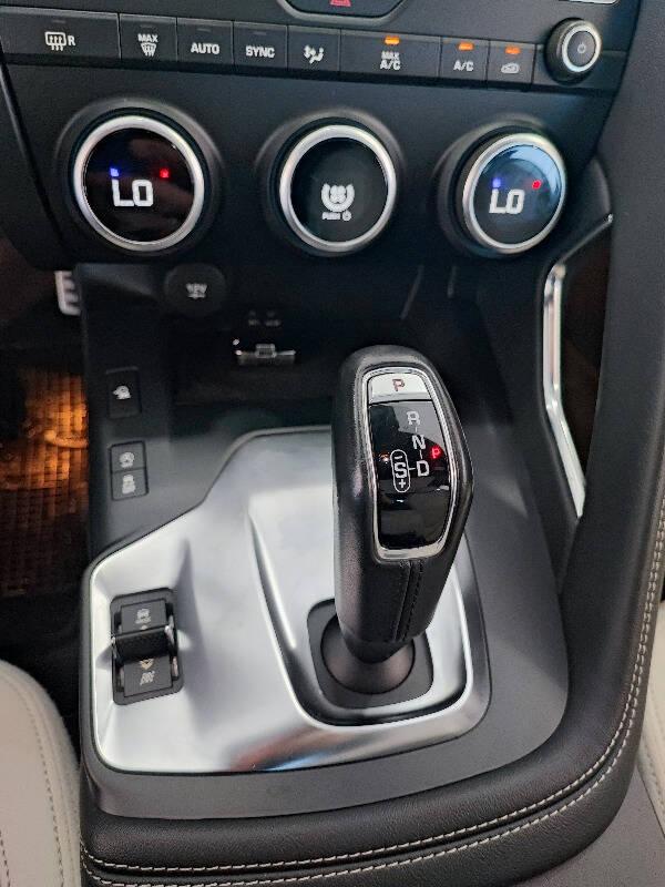 Jaguar E-Pace 2.0d i4 R-Dynamic HSE 150cv VIRTUAL! TETTO! PELLE!
