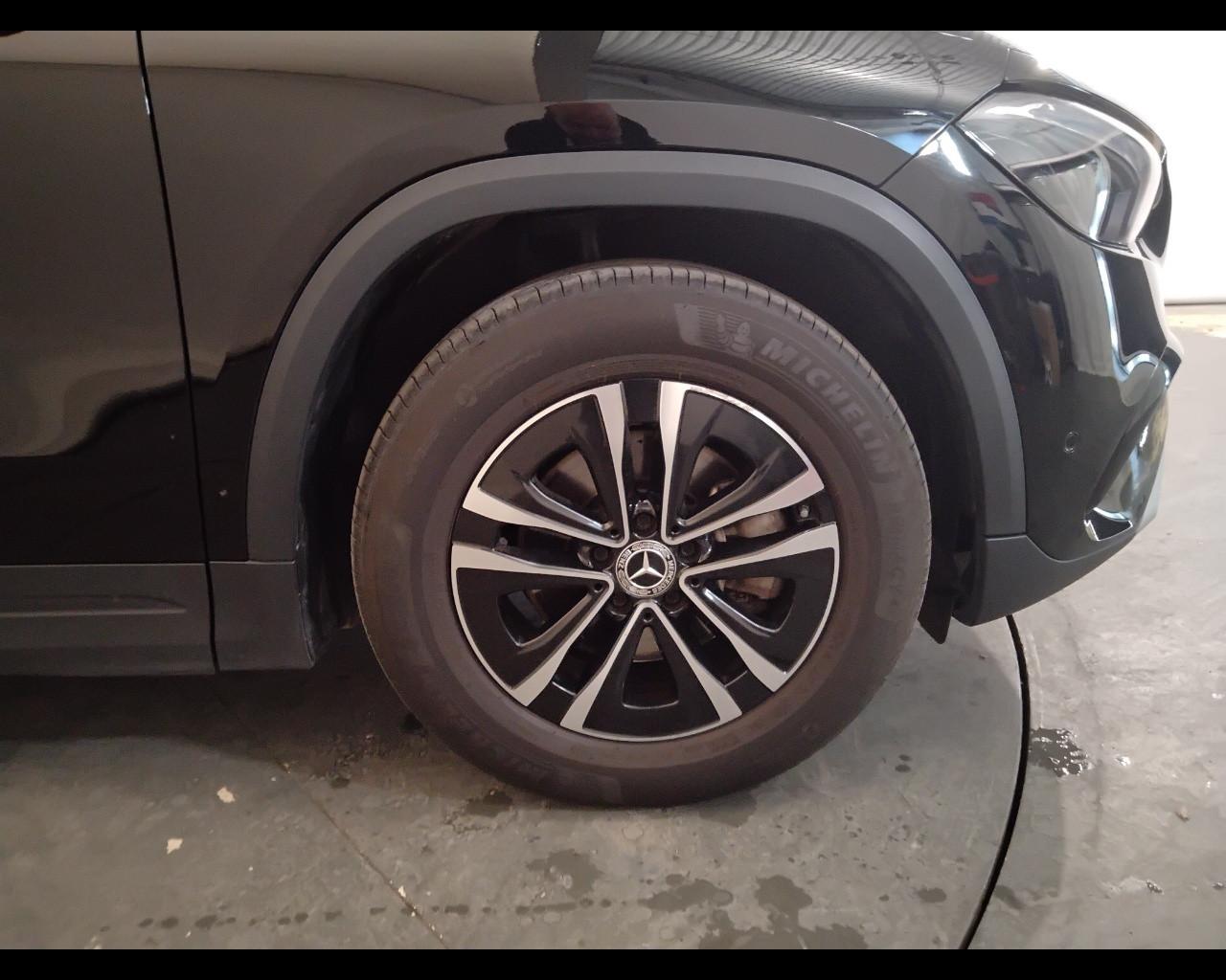 Mercedes-Benz GLA-H247 2023 - GLA 180 d Advanced auto