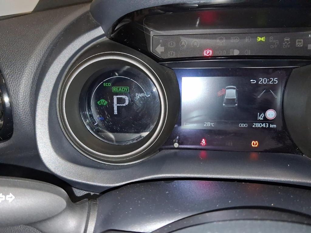 TOYOTA Yaris 4ª serie - Yaris 1.5 Hybrid 5 porte Trend