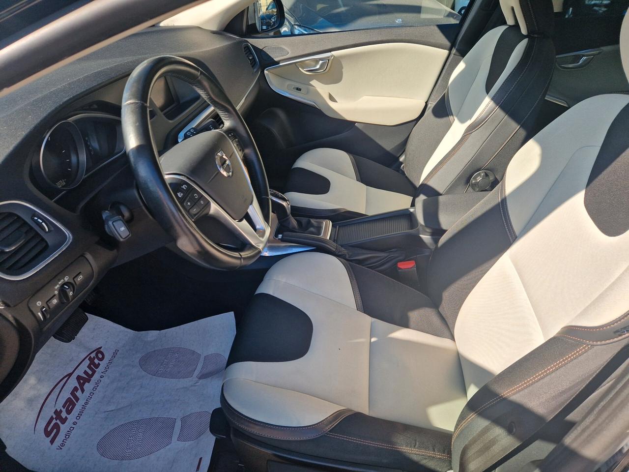 Volvo V40 Cross Country V40 Cross Country D2 Geartronic Momentum