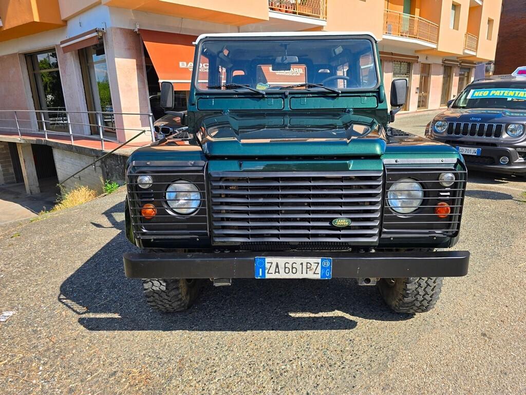 Land Rover Defender 90 TD5 RESTAURATA!