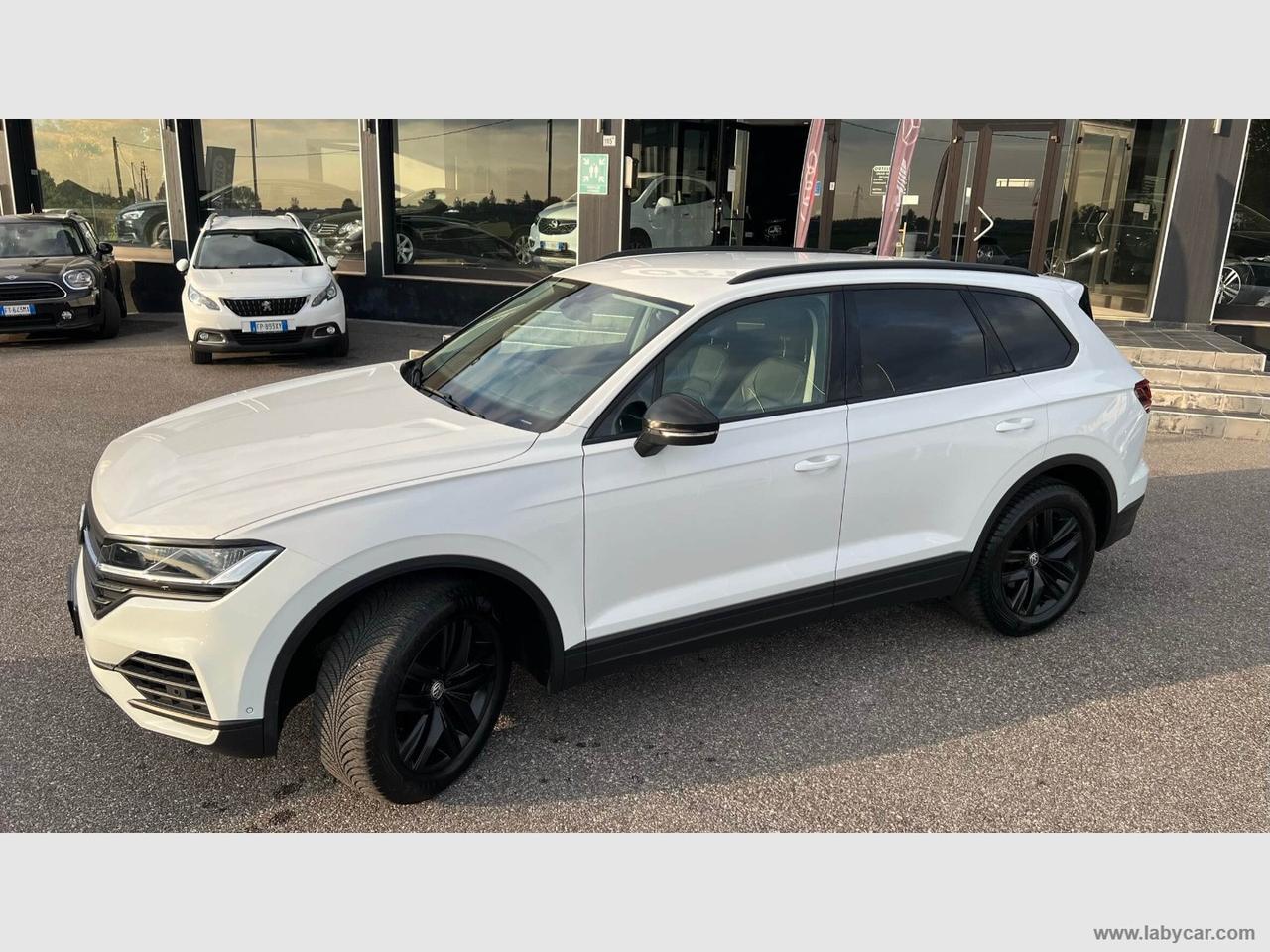 VOLKSWAGEN Touareg 3.0 TDI Black Style I.V.A. ESPOSTA