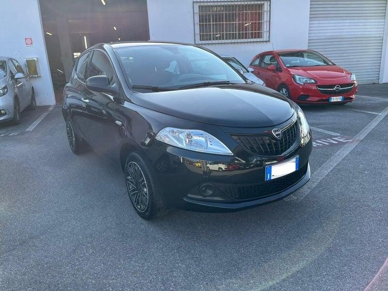 Lancia Ypsilon 1.0 FireFly 70cv Hybrid Silver Plus