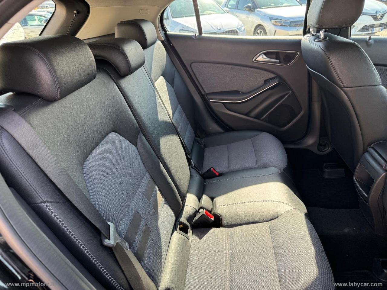 MERCEDES-BENZ GLA 180D AUTOMATIC SPORT 1.5 109CV