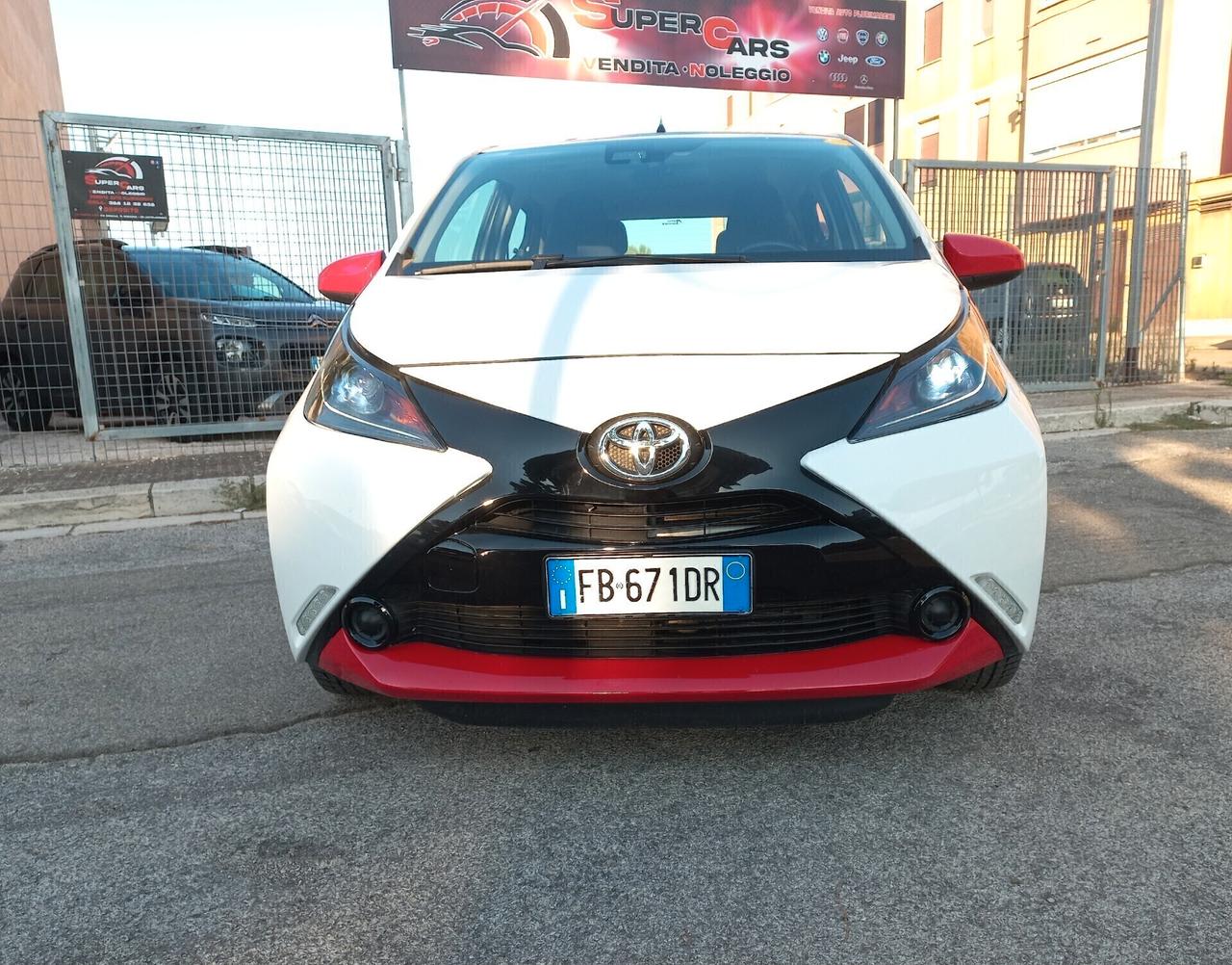 Toyota Aygo 1.0 VVT-i 69 CV 5 porte x-play km 44000