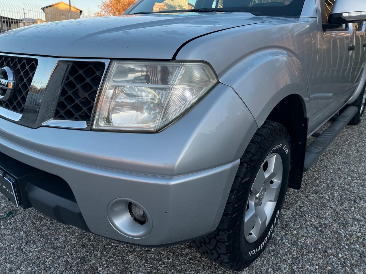 Nissan Navara 2.5 dCi 4 porte Double Cab LE