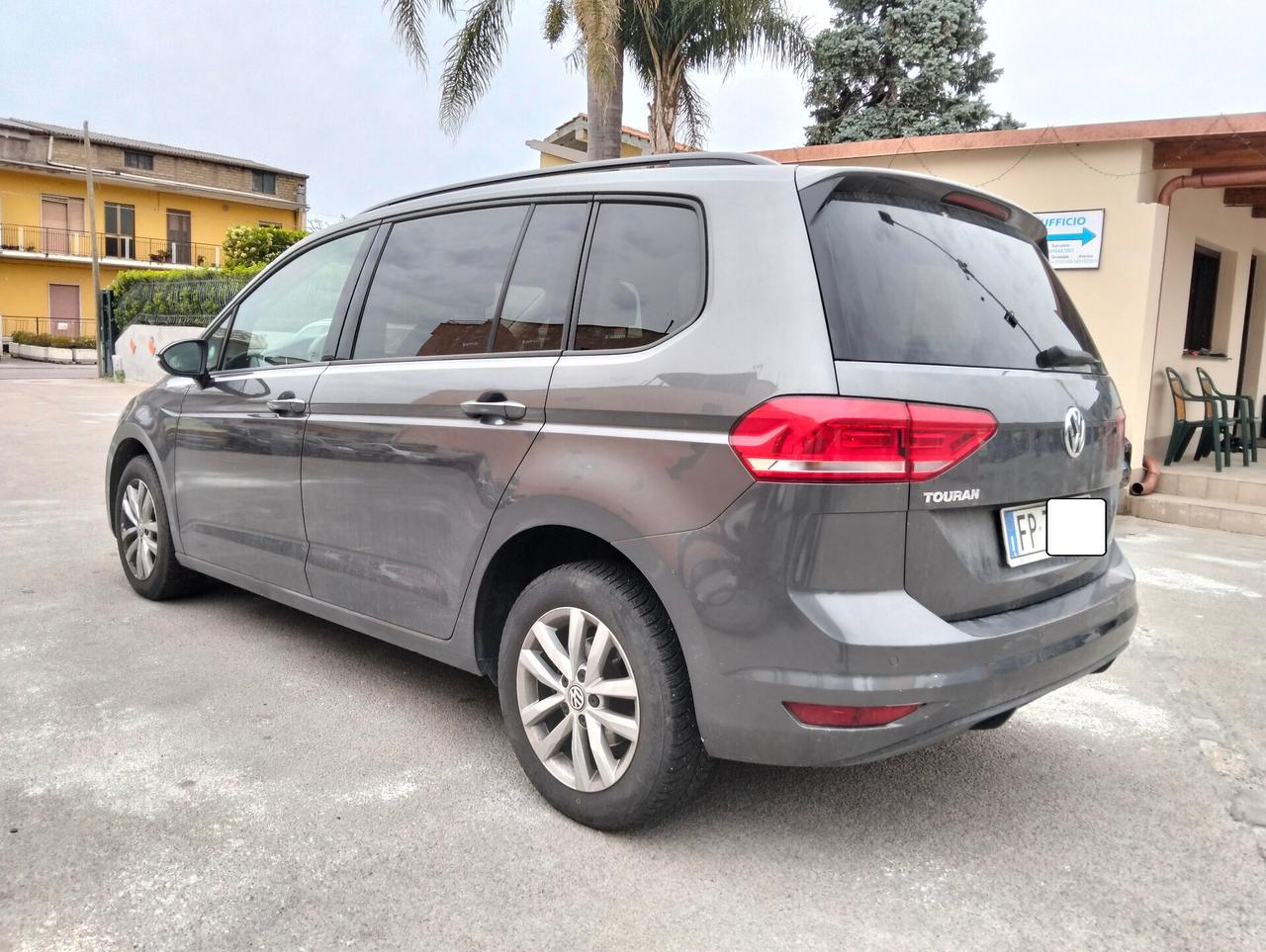 Volkswagen Touran 1.6 TDI 115 DSG 2018 Motore da Rivedere