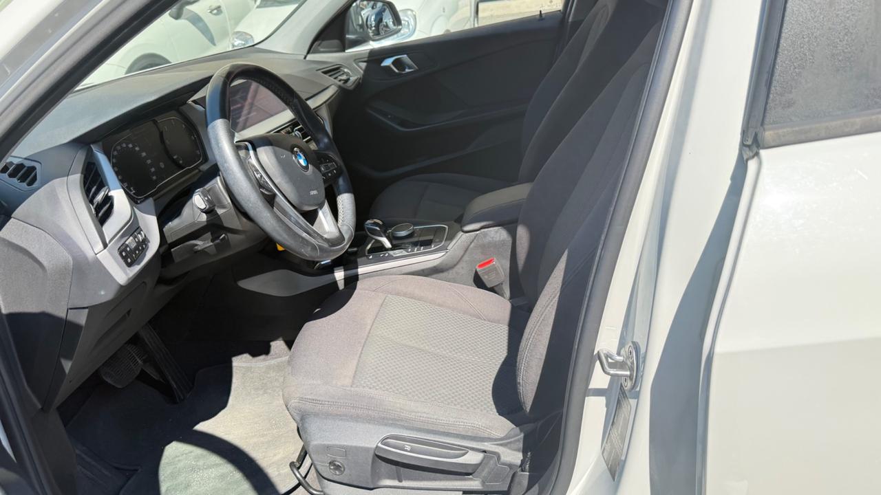 Bmw 118 118d 5p. Business Advantage LED NAVI CERCHI 18 PDC CLIMA AUTOMATICO