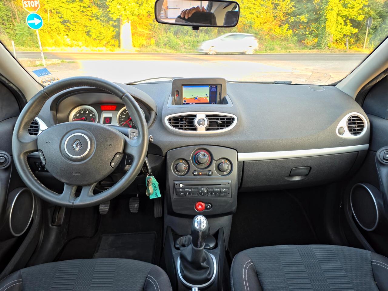 Renault Clio 1.2 16V 5 porte Luxe CV-75 E4 Manuale NEO 2010