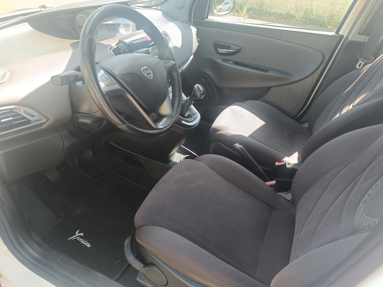 Lancia Ypsilon 1.3 MJT 75 CV SOLAMENTE 129.000 KM