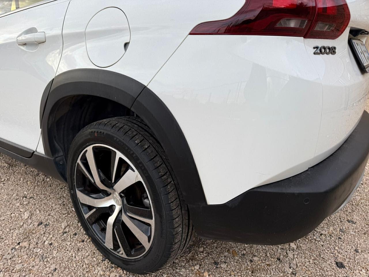 Peugeot 2008 BlueHDi 100 Black Matt