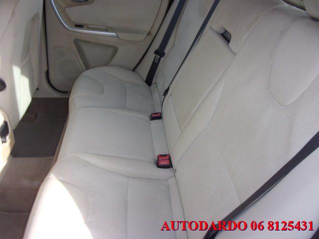 VOLVO XC60 2.4 D 163 CV AWD Momentum