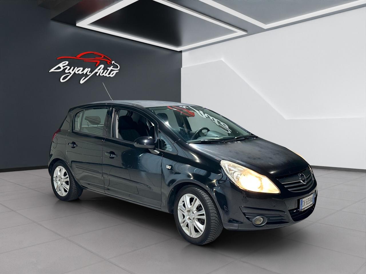 Opel Corsa 1.2 COSMO 5P GPL