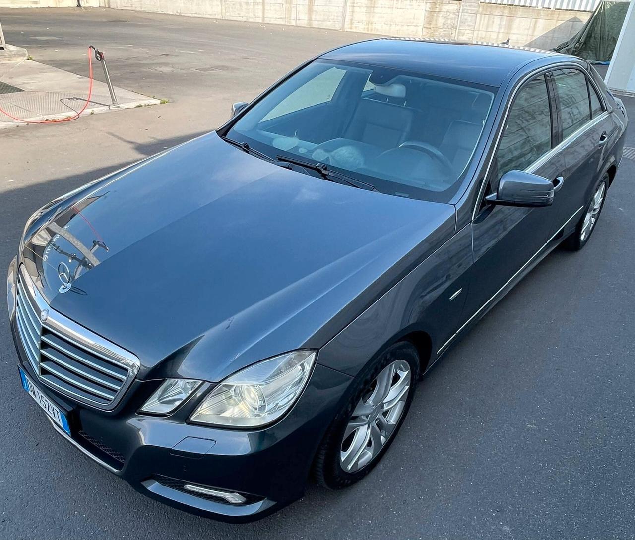 Mercedes-benz E 220 CDI BlueEFFICIENCY Avantgarde