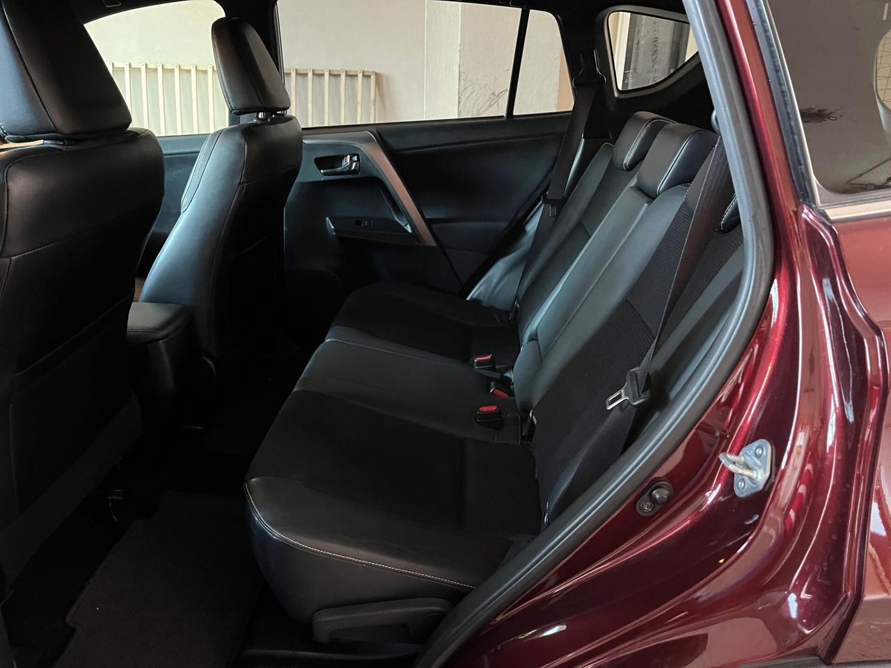 Toyota RAV 4 RAV4 2.0 D-4D 2WD Style