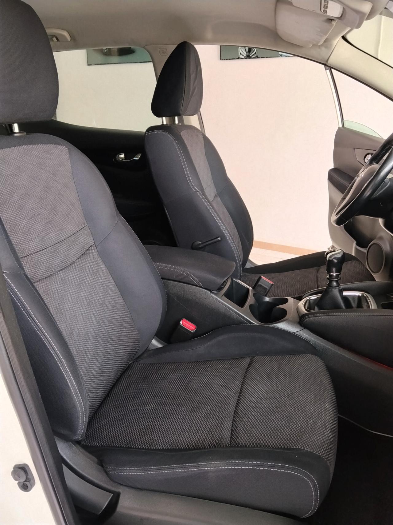 Nissan Qashqai 1.5 diesel 2014 CON GARANZIA