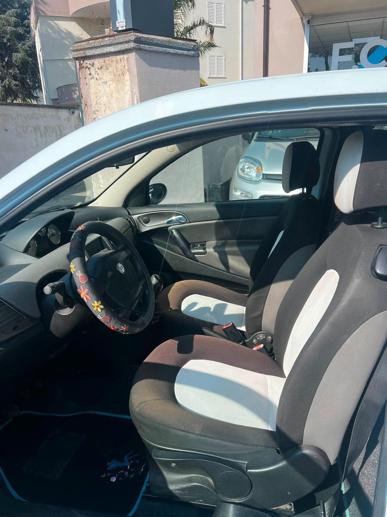 Lancia Ypsilon 1.3 Multijet 16V Argento NEOPATENTATI