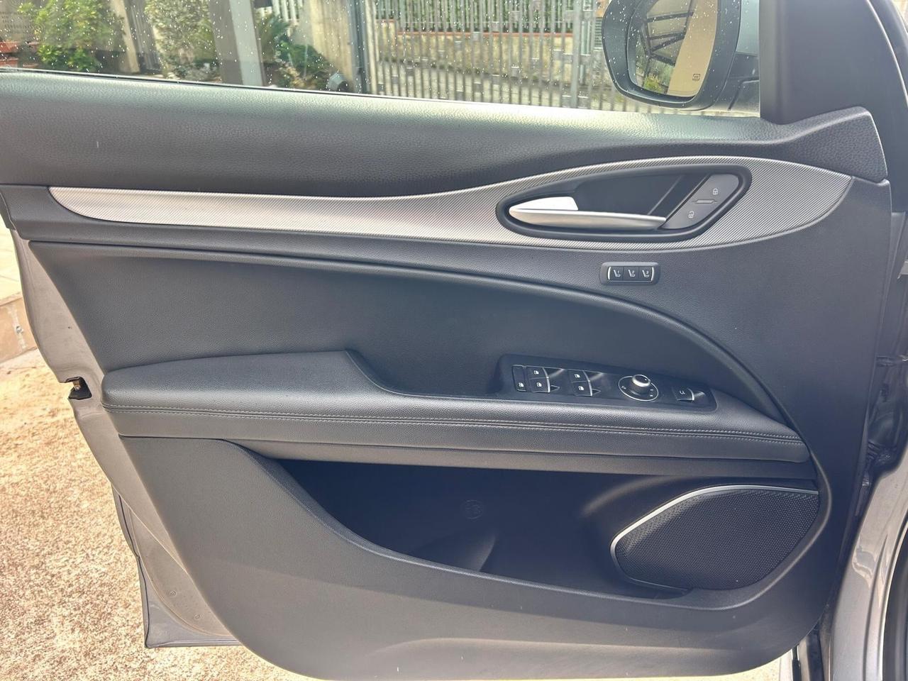 Alfa Romeo Stelvio 2.2 Turbodiesel 210 CV AT8 Q4 Super