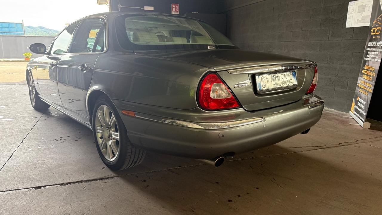 Jaguar XJ 2.7 D V6 cat Sovereign