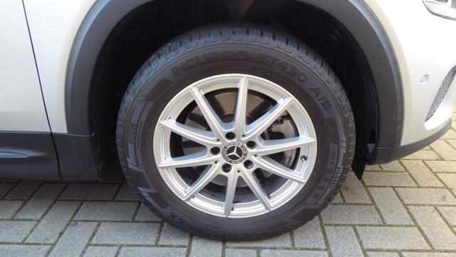 MERCEDES-BENZ GLB 200 d Automatic Sport