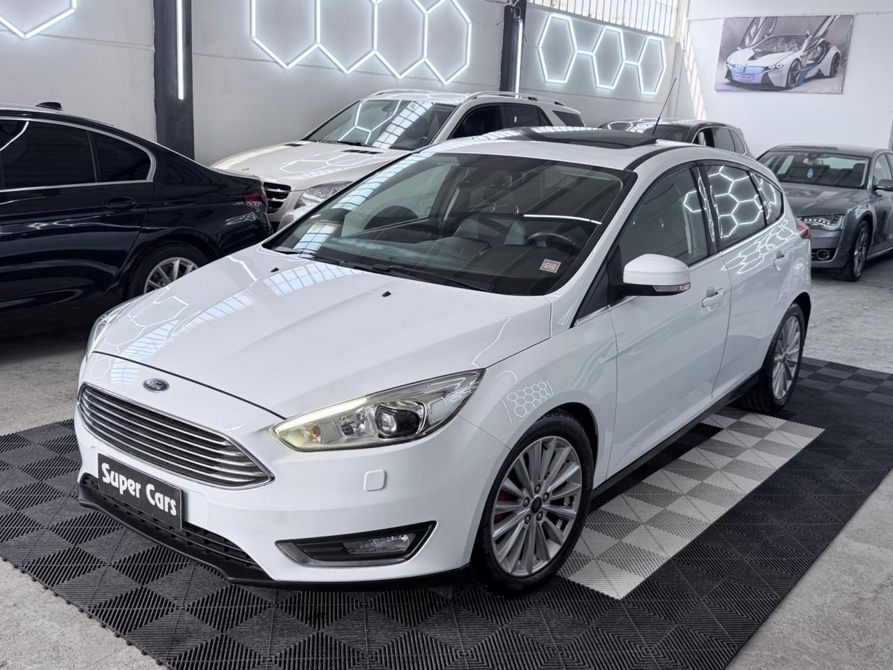 Ford Focus 1.0 EcoBoost 125CV PANORAMICO Titanium