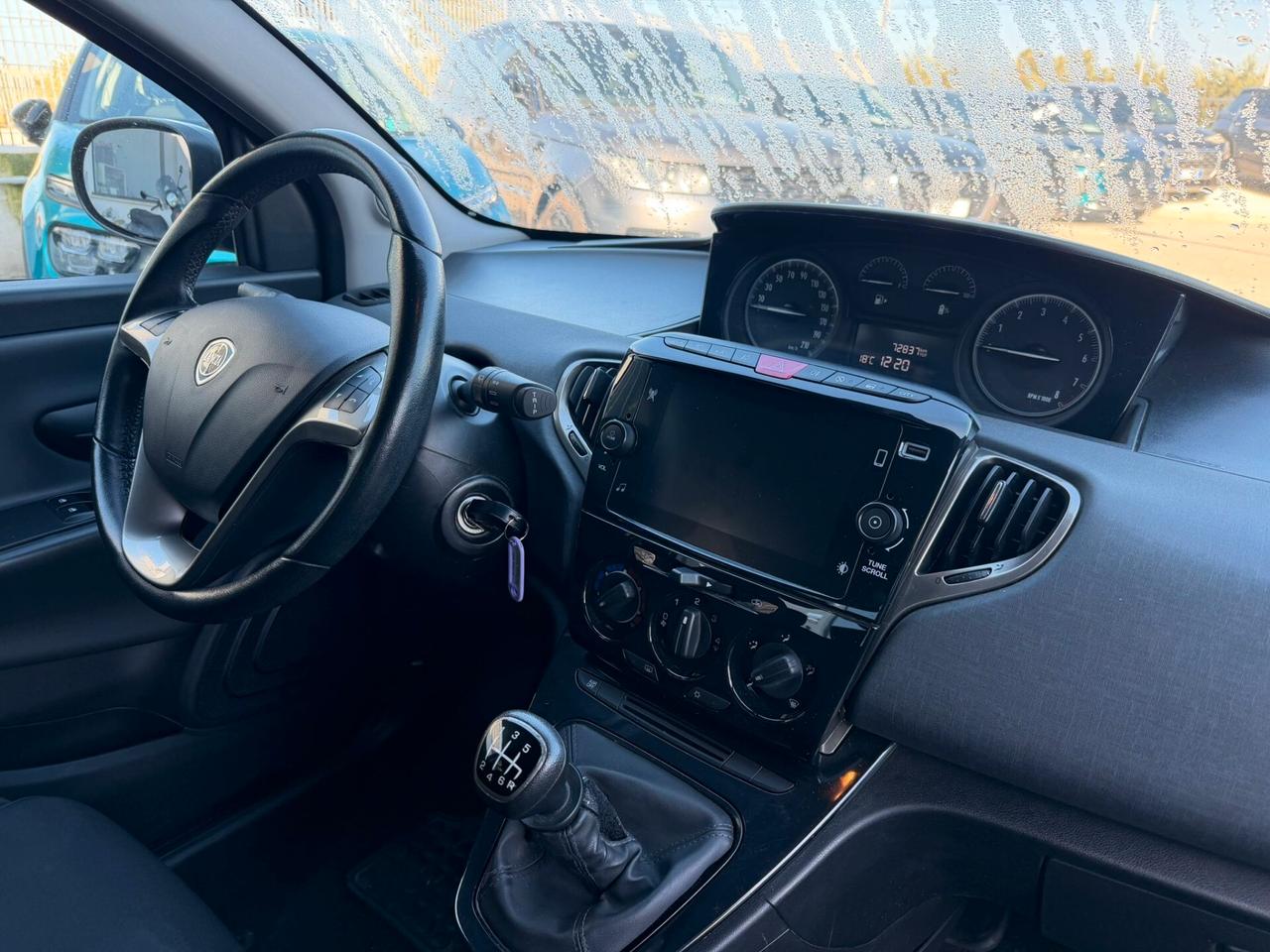 Lancia Ypsilon 1.0 FireFly 5 porte S&S Hybrid Gold