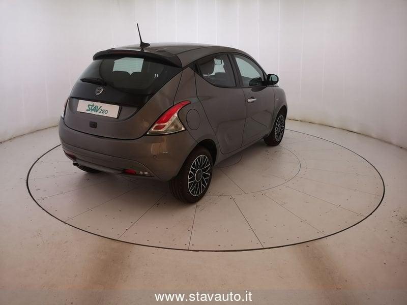 Lancia Ypsilon 1.0 HYB PLAT