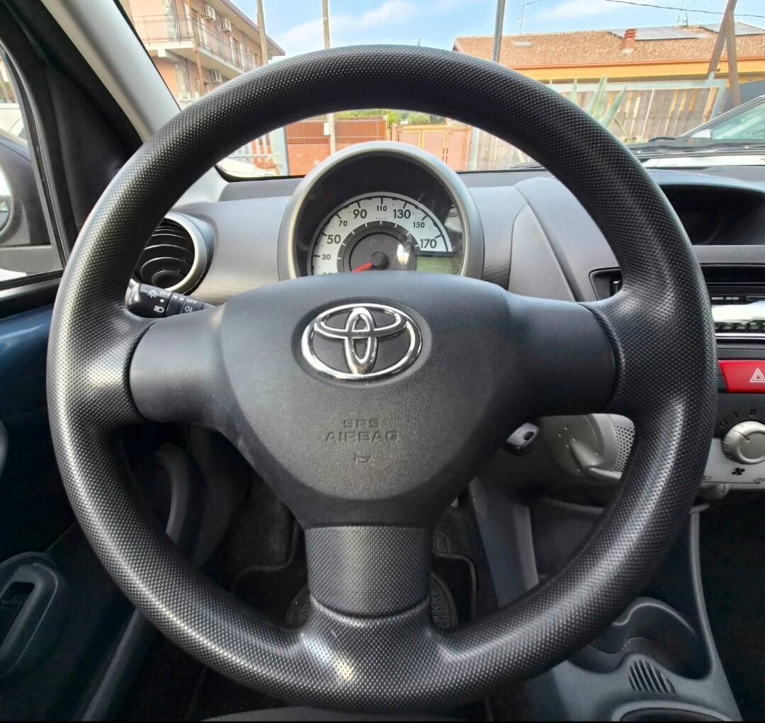 Toyota Aygo 1.0 12V VVT-i 5 porte Sol