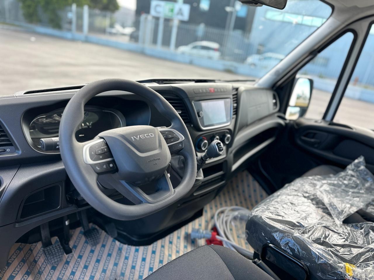 IVECO DAILY 35-180 New Model Isotermico