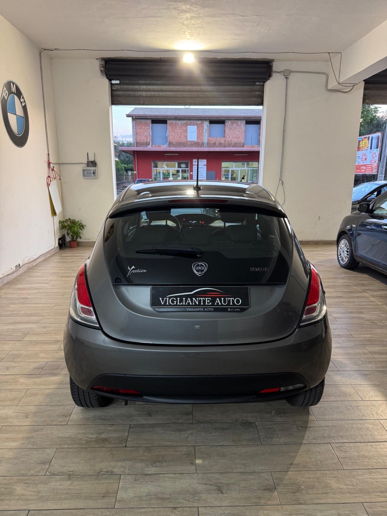 Lancia Ypsilon 1.0 FireFly 5 porte S&S Hybrid Gold