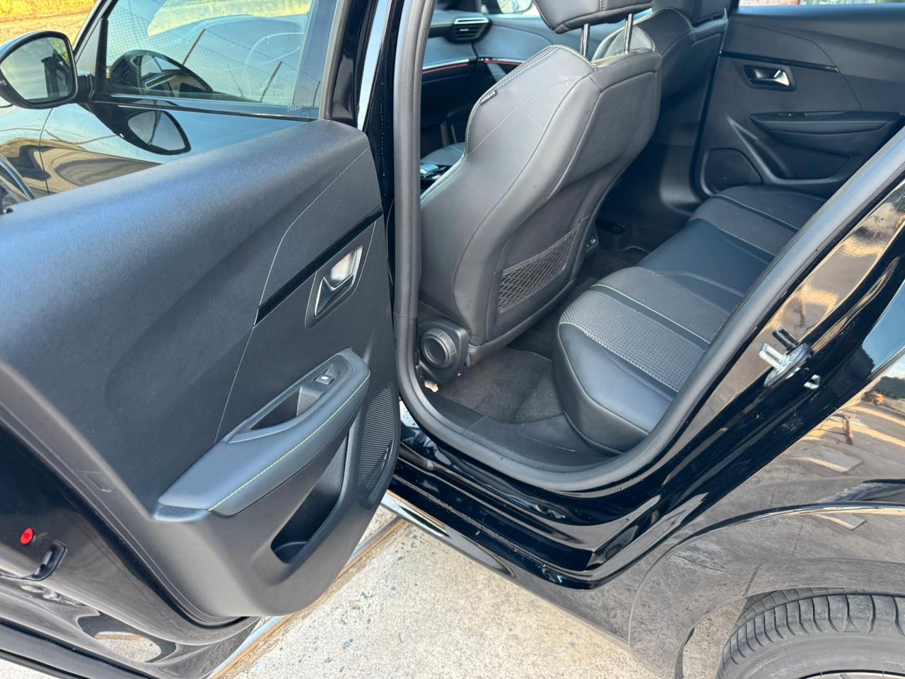 Peugeot 208 100cv Automatica GT