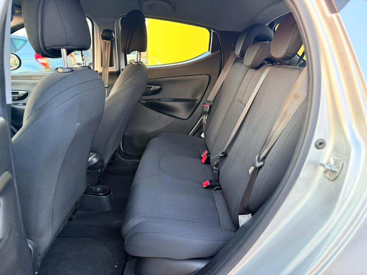 Lancia Ypsilon 1.2 69 CV 5 porte S&S Platinum