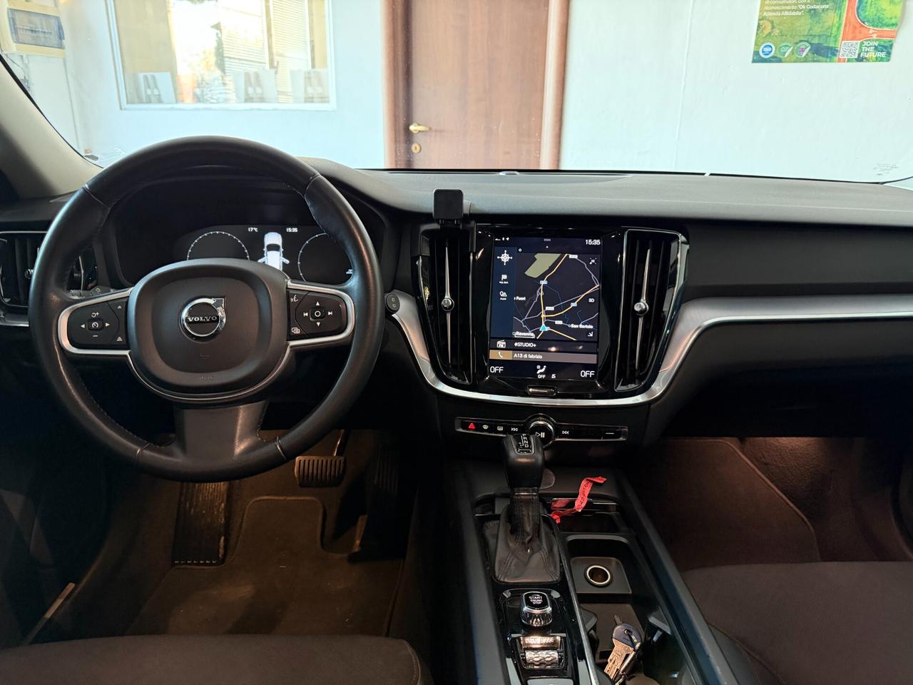 Volvo V60 D3 Geartronic Inscription 12/2020 AUTOCARRO