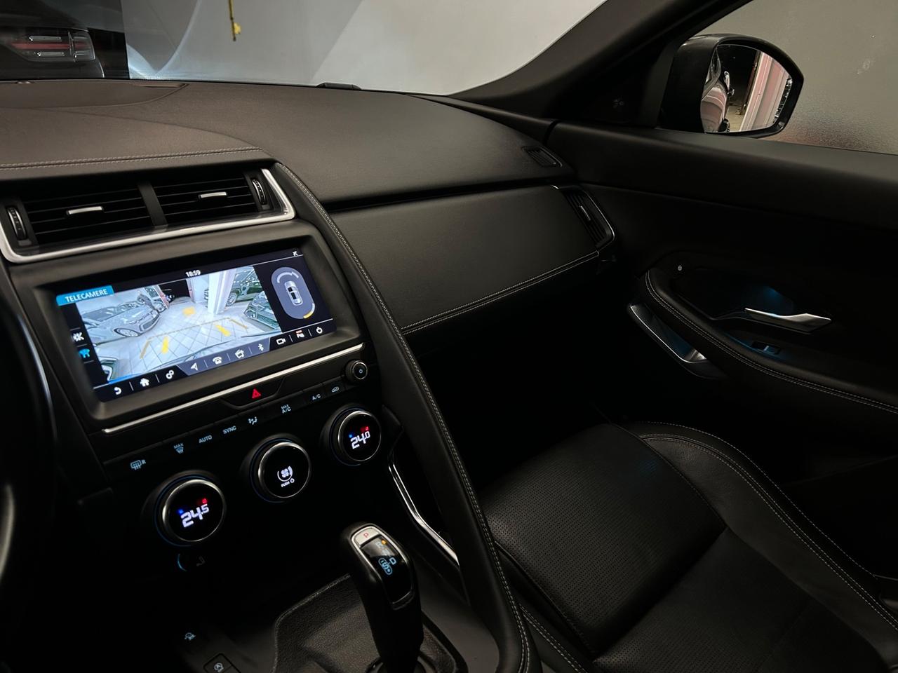 Jaguar E-Pace 2.0D 150 CV AWD aut. R-Dynamic HSE