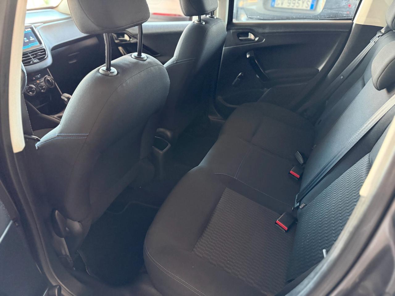 Peugeot 208 BlueHDi 100 5 porte GT Line