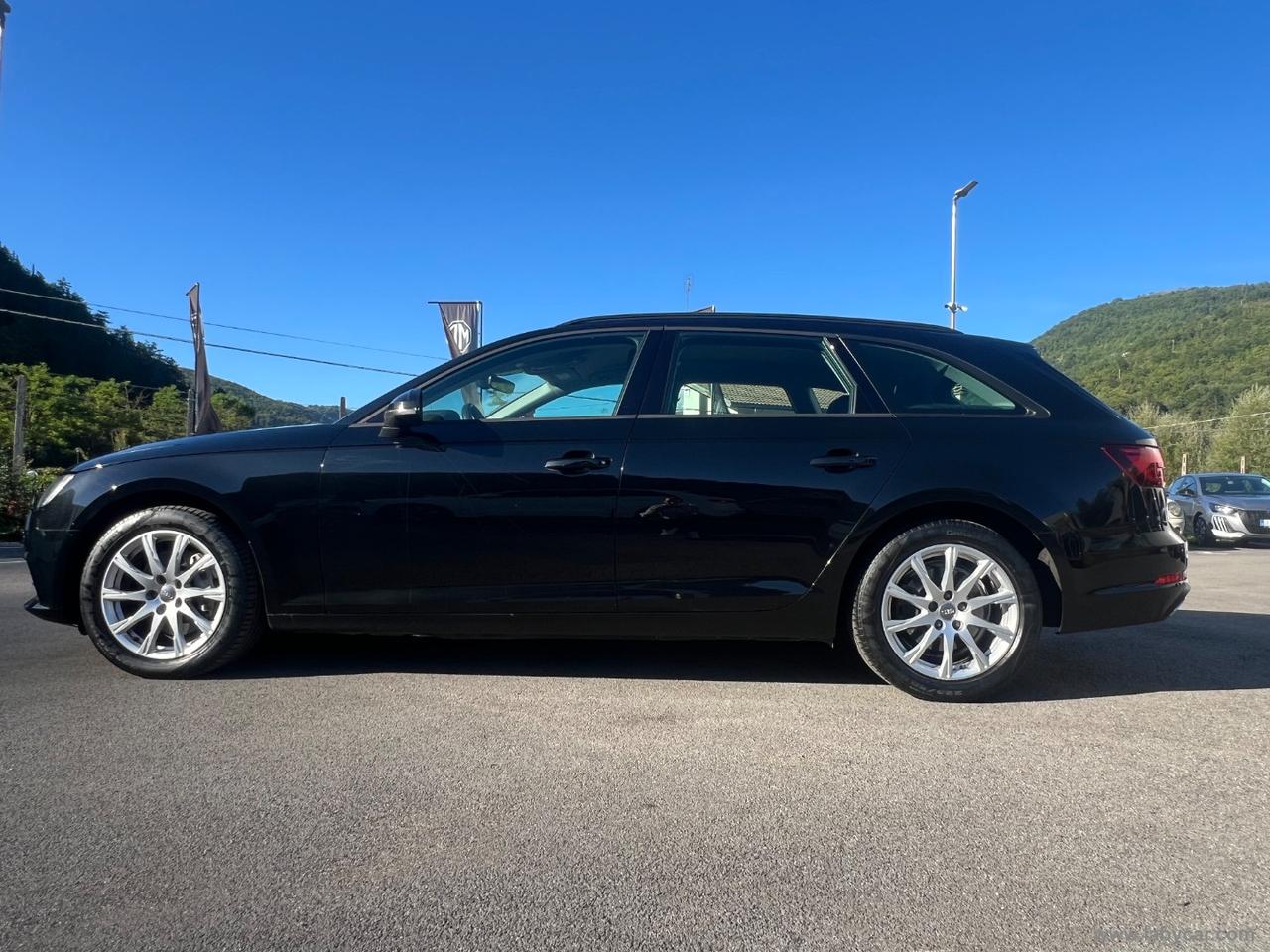 AUDI A4 40 TDI quattro S tronic Business Adv.