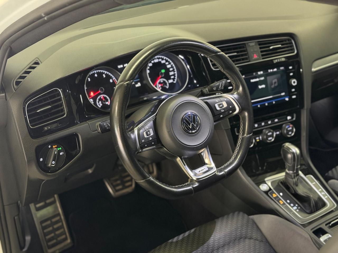 Volkswagen Golf 1.4 TSI 125CV DSG R Line