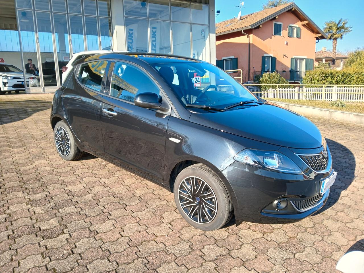 Lancia Ypsilon 1.0 FireFly 5 porte S&S Hybrid Ecochic Silver