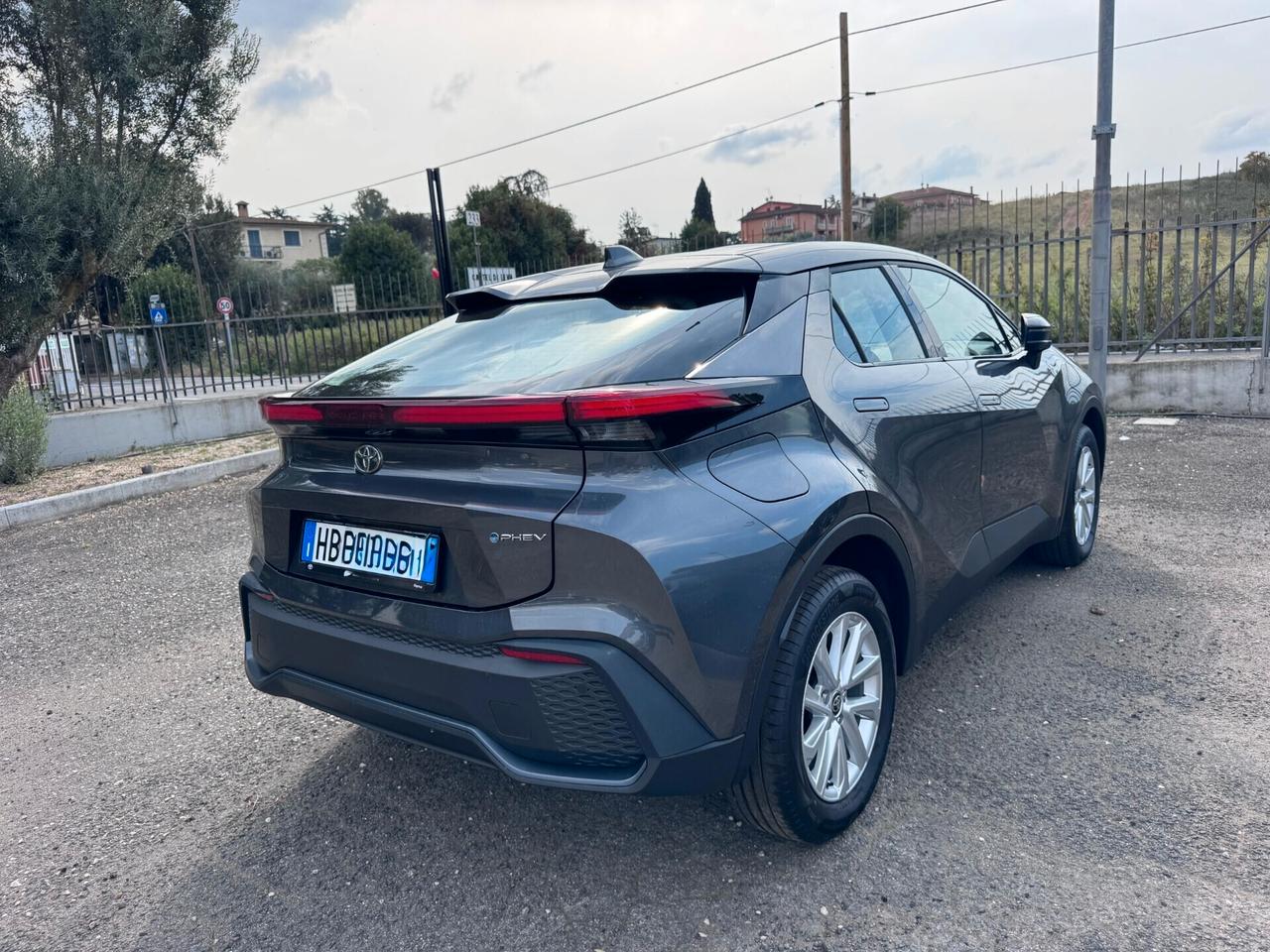 C-HR 2.0 PHEV Trend